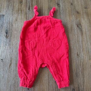 4/20$ Old Navy Baby Red Jumpsuit with Heart Accents size 0-3 months